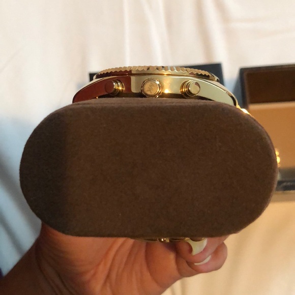 Michael Kors Gold Watch - Picture 2 of 5